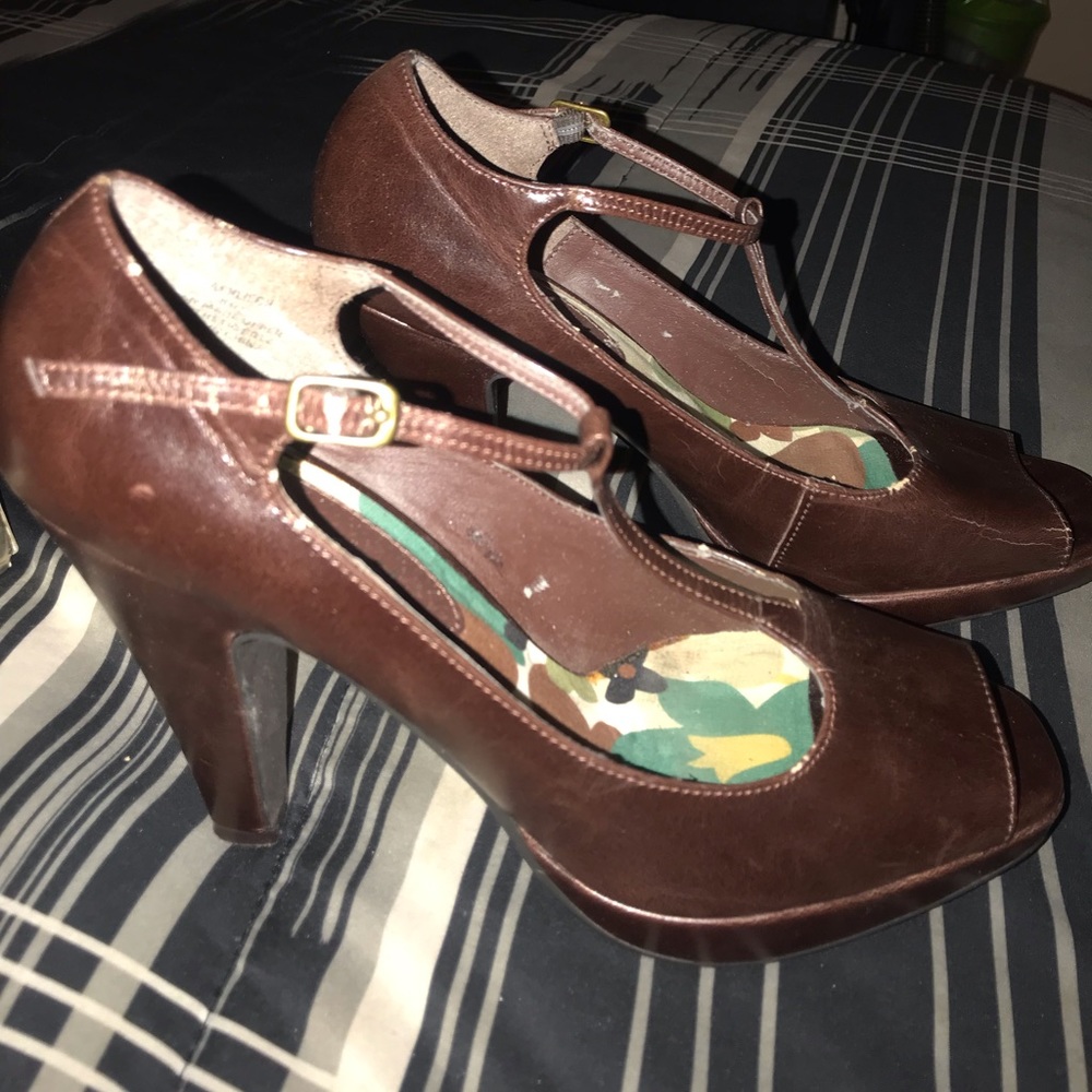 Madden girl brown heel size 8 1/2